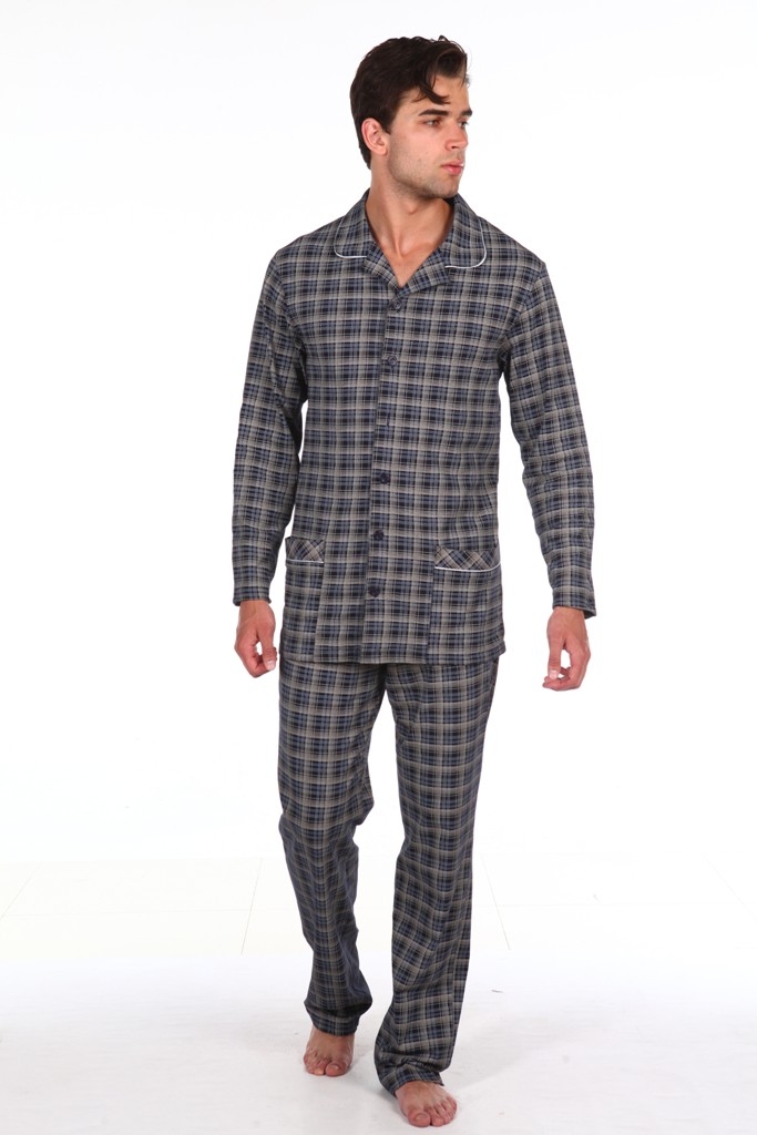 Купить мужскую пижаму в москве. Пижама мужская iv70522. Мужская пижама сорочка. Мужская пижама рубашка и брюки. Мужская пижама в клетку.